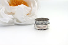 Load image into Gallery viewer, Spinner Ring